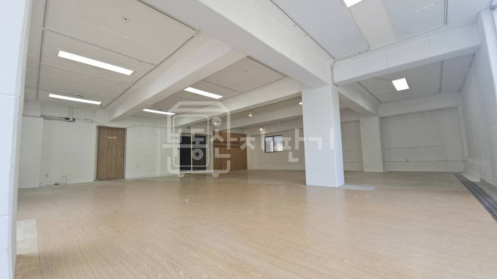 서울 강남구 신사동 무권리, 신사역 도보 8분, 역세권, 도로변, 2층 임대 월세 매물번호 28325 사진 4