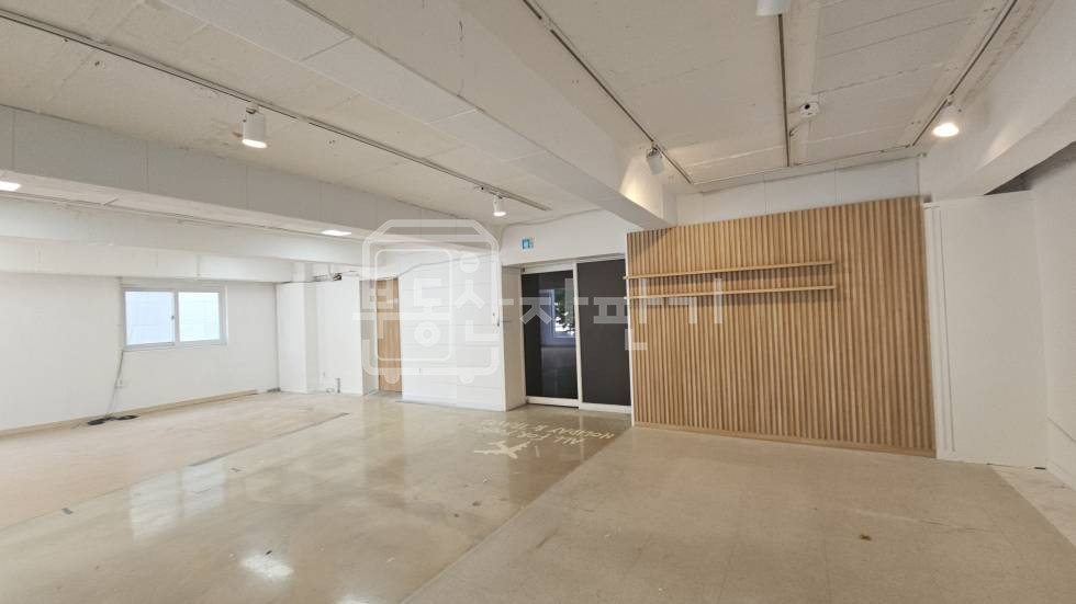 서울 강남구 신사동 무권리, 신사역 도보 8분, 역세권, 도로변, 2층 임대 월세 매물번호 28325 사진 7
