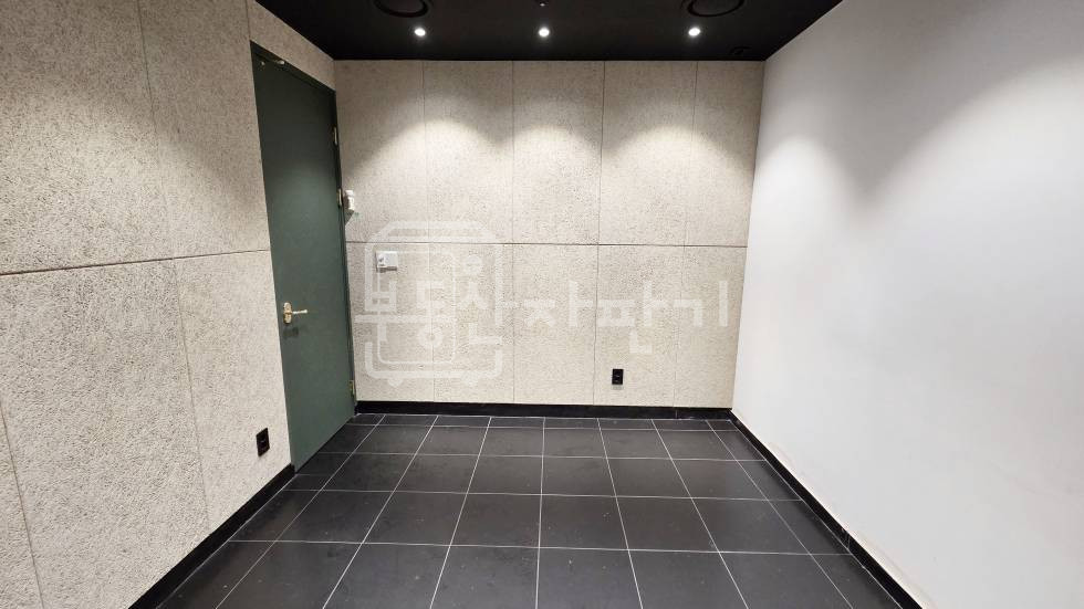 서울 강남구 대치동 무권리, 삼성역 도보 6분, 역세권, 지하2층 임대 월세 매물번호 35297 사진 6