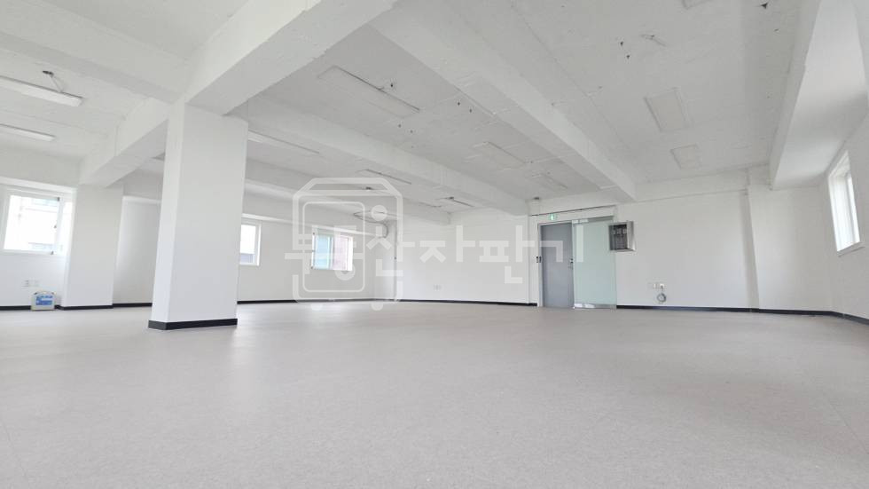 서울 강남구 신사동 무권리, 신사역 도보 8분, 역세권, 도로변, 4층 임대 월세 매물번호 28327 사진 6