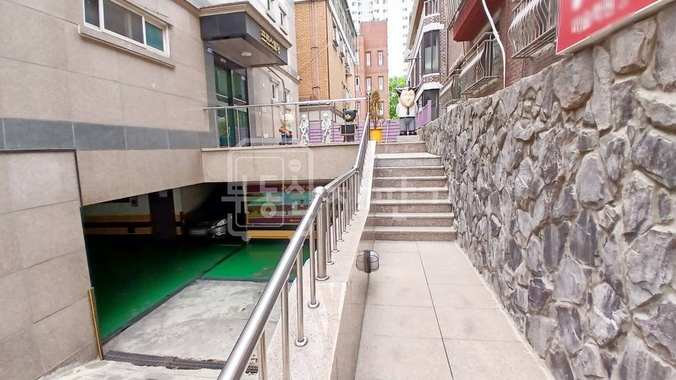서울 강남구 대치동 한티역 6분, 역세권, 4층 임대 월세 매물번호 35321 사진 2