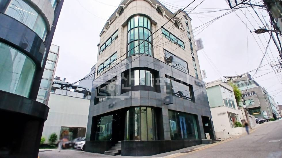서울 강남구 청담동 무권리, 압구정로데오역 3분, 초역세권, 4층 임대 월세 매물번호 35362 사진 1