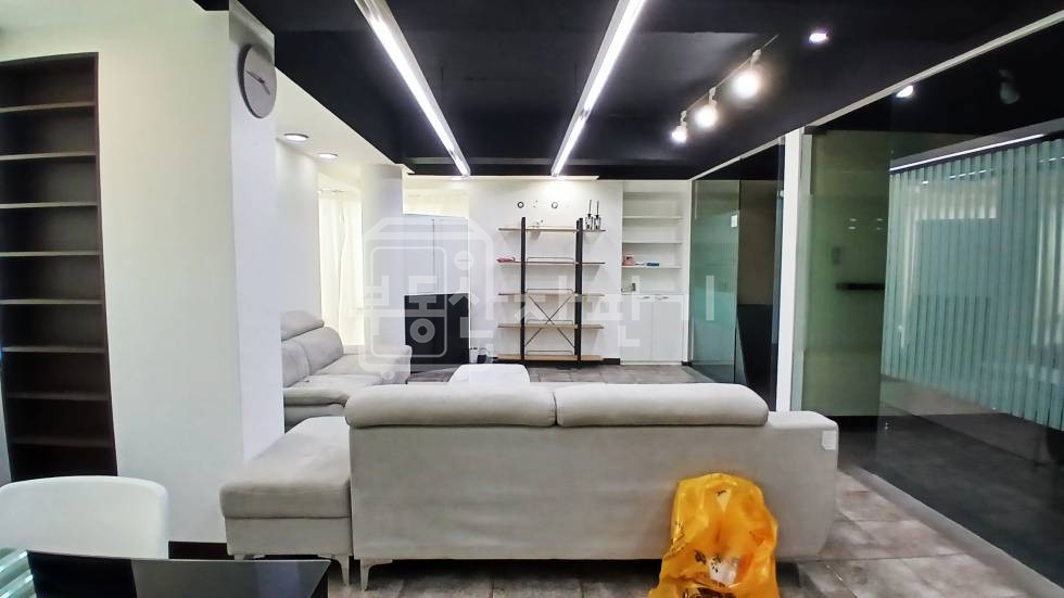 서울 강남구 청담동 무권리, 압구정로데오역 3분, 초역세권, 4층 임대 월세 매물번호 35362 사진 4
