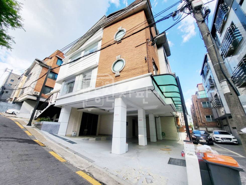 서울 강남구 역삼동 선정릉역 8분, 역세권, 리모델링 건물 반지하층 임대 월세 매물번호 26613 사진 1