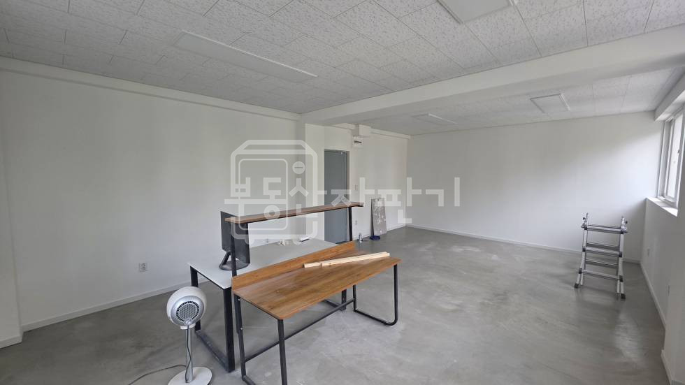 서울 강남구 논현동 무권리, 강남구청역 4분, 역세권, 3층 임대 월세 매물번호 33773 사진 2