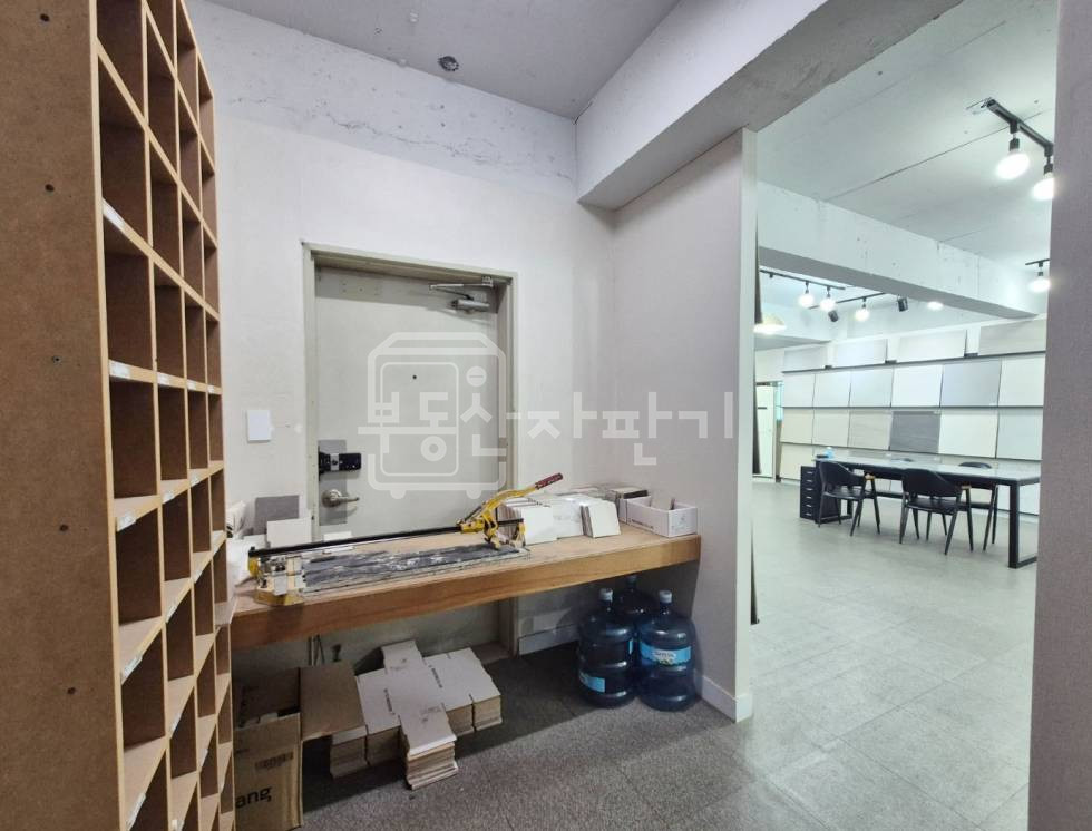 서울 강남구 논현동 무권리, 학동역 도보 2분, 초역세권, 2층 임대 월세 매물번호 35506 사진 3