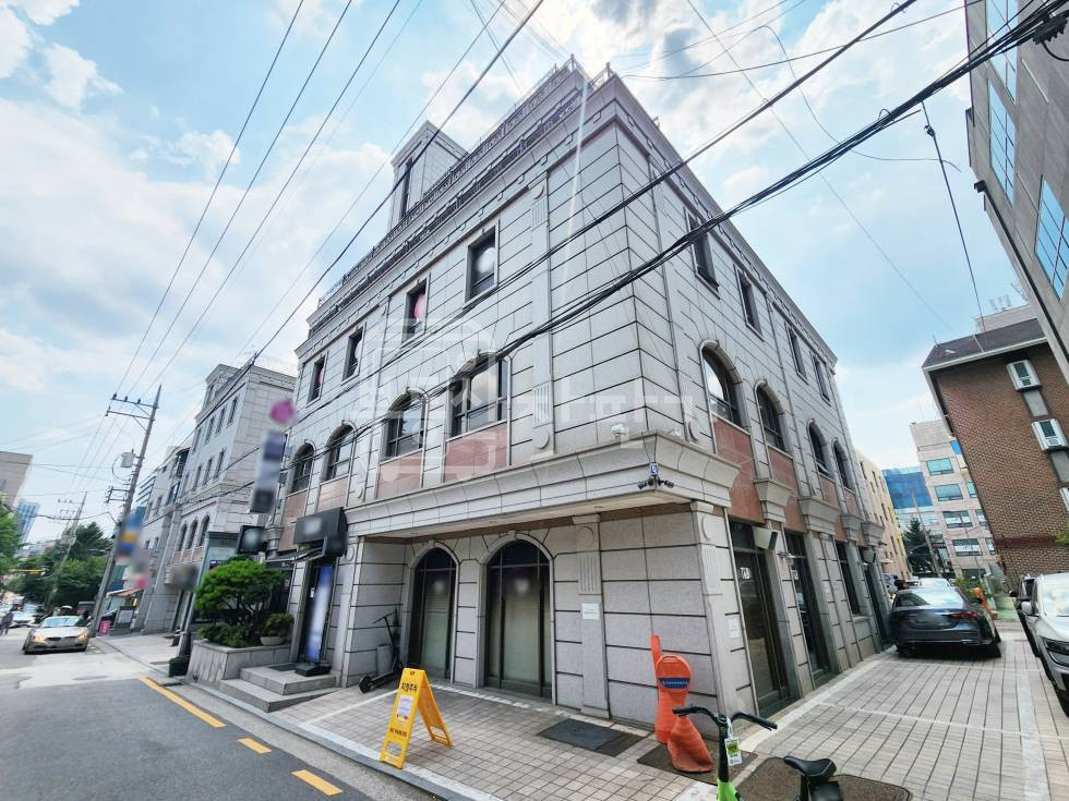 서울 강남구 신사동 무권리, 압구정역 4분, 역세권, 6층 임대 월세 매물번호 35514 사진 1