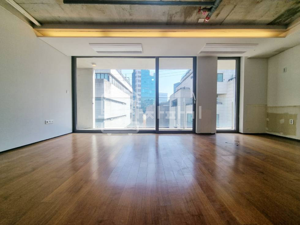 서울 강남구 청담동 압구정로데오역 도보8분, 역세권, 명품거리 이면, 2층 임대 월세 매물번호 35525 사진 5