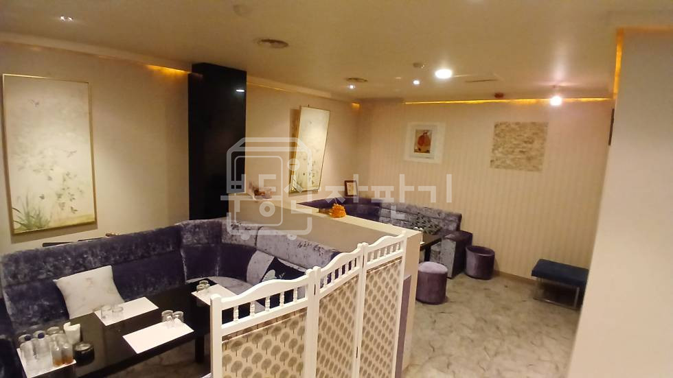 서울 강남구 논현동 무권리, 논현역 3분, 초역세권, 지하1층 임대 월세 매물번호 30208 사진 1