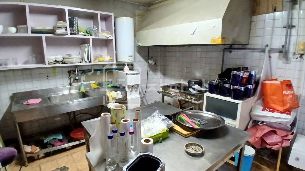 서울 강남구 논현동 무권리, 논현역 3분, 초역세권, 지하1층 임대 월세 매물번호 30208 사진 4