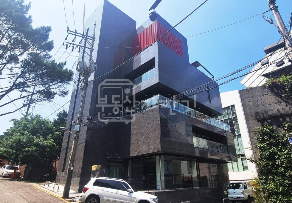 서울 강남구 청담동 무권리 청담동 명품거리 코너건물 이면도로, 1층 임대 월세 매물번호 33096 사진 1