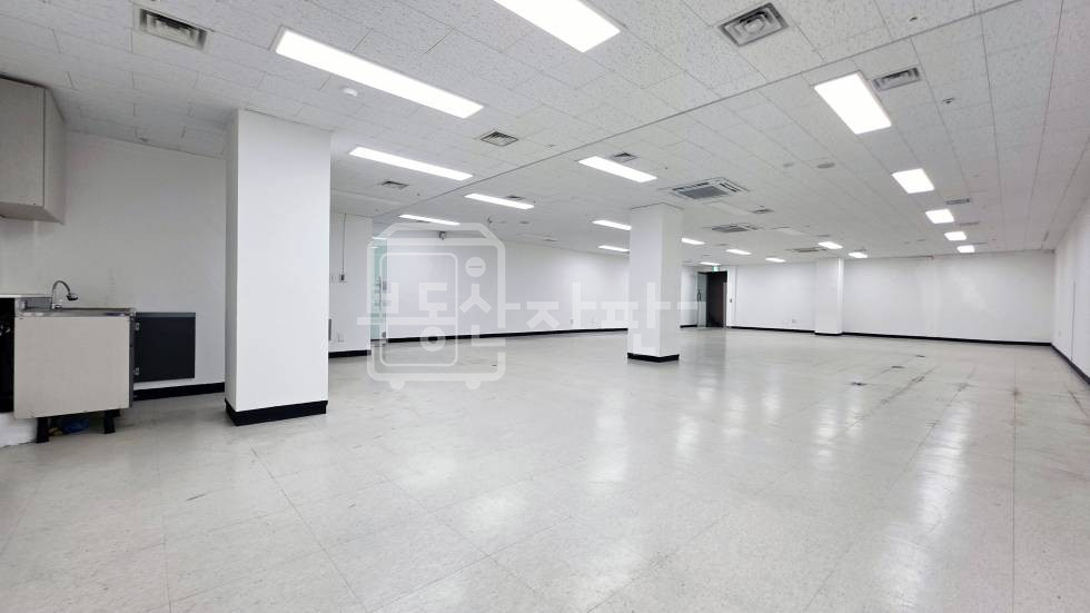서울 강남구 역삼동 무권리, 선정릉역 2분, 초역세권, 지하1층 임대 월세 매물번호 35555 사진 3