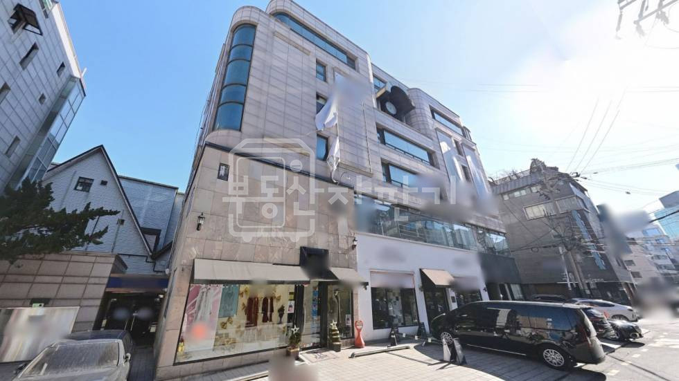 서울 강남구 신사동 무권리, 압구정역 6분, 역세권, 이면도로, 코너 건물 1층 임대 월세 매물번호 33579 사진 1