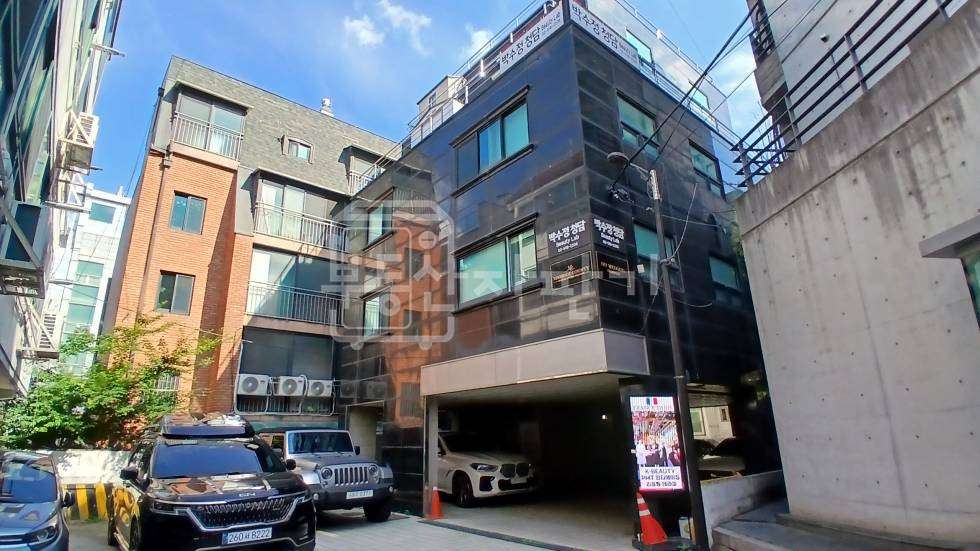 서울 강남구 청담동 청담역 8분, 역세권, 4층 임대 월세 매물번호 35092 사진 1