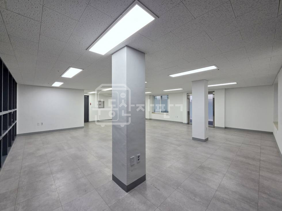 서울 강남구 논현동 신논현역/언주역 도보 8분, 더블역세권, 대로변, 2층 임대 월세 매물번호 33981 사진 4
