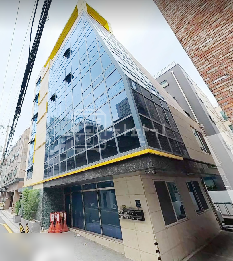서울 강남구 논현동 신논현역/언주역 도보 8분, 더블역세권, 대로변, 1층 임대 월세 매물번호 32467 사진 1