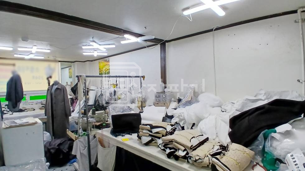 서울 강남구 신사동 무권리, 압구정역 7분, 역세권, 2층 임대 월세 매물번호 35407 사진 1
