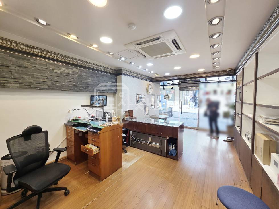 서울 강남구 신사동 무권리,압구정로데오역 도보 2분, 초역세권, 1층 임대 월세 매물번호 28256 사진 4