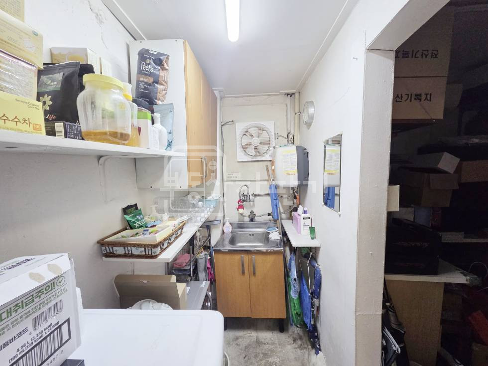 서울 강남구 신사동 무권리,압구정로데오역 도보 2분, 초역세권, 1층 임대 월세 매물번호 28256 사진 5