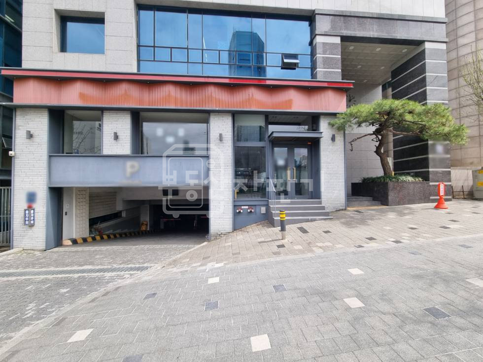 서울 강남구 청담동 청담역 도보 1분, 2층 임대 월세 매물번호 35569 사진 2