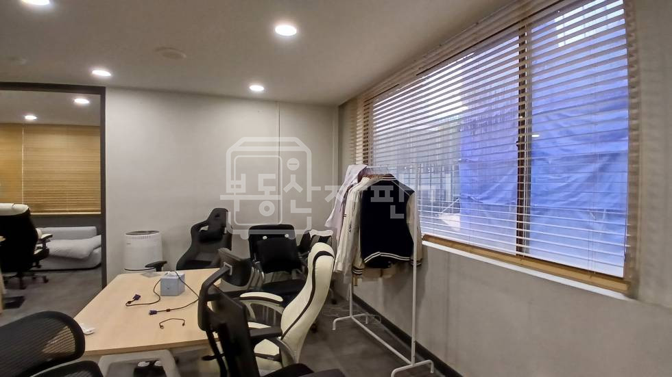 서울 강남구 논현동 무권리, 논현역 3분, 초역세권, 2층 임대 월세 매물번호 35507 사진 2
