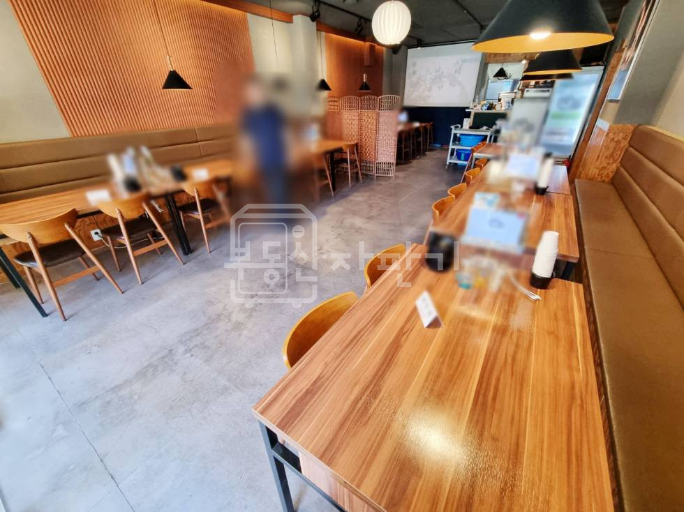 서울 강남구 논현동 신논현역 도보 3분, 초역세권, 1층 임대 월세 매물번호 33211 사진 4