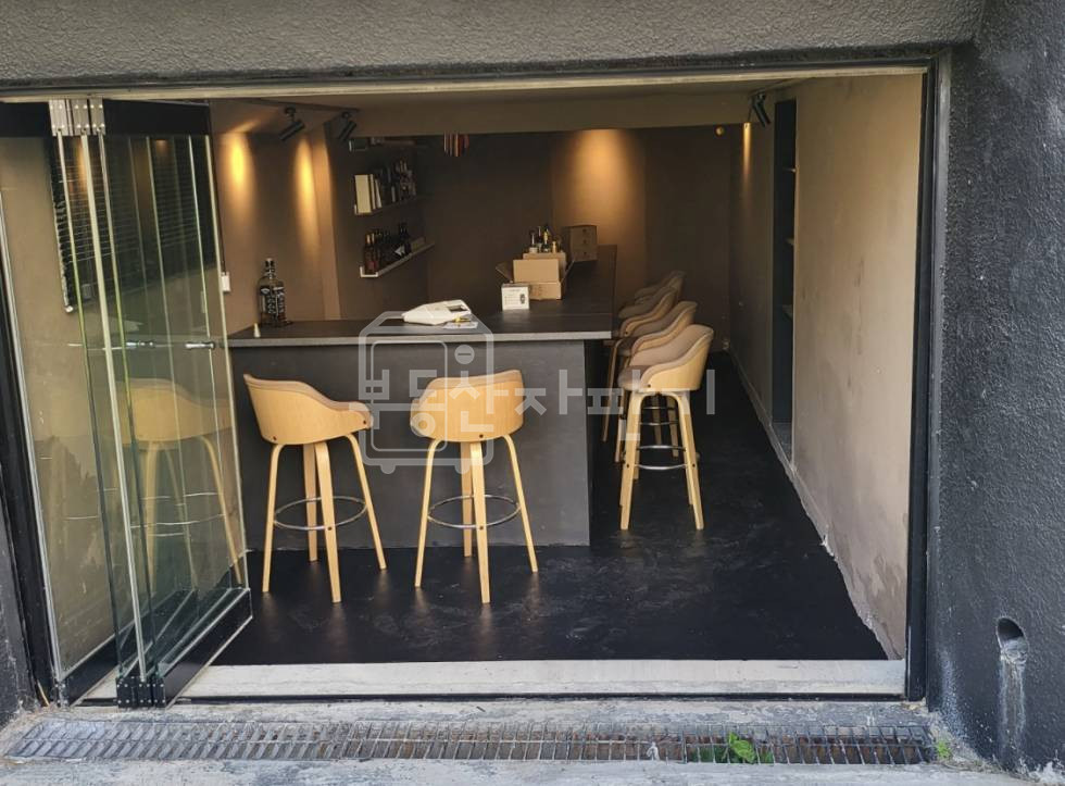 서울 강남구 논현동 무권리, 학동초인근, 가성비 반지하 점포 임대 월세 매물번호 35589 사진 2