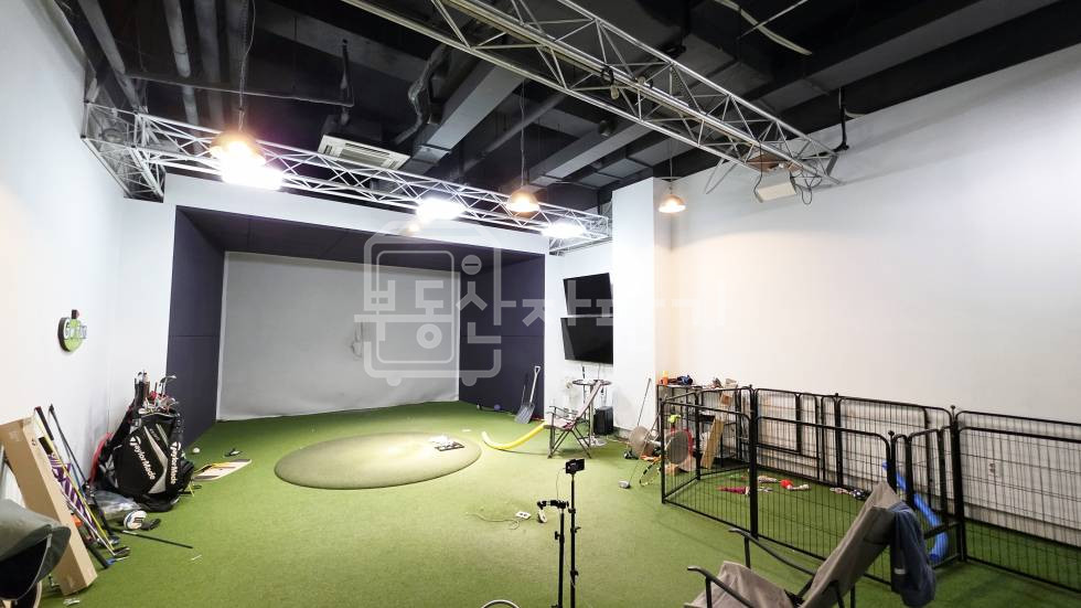 서울 강남구 논현동 무권리, 논현역, 학동역 더블역세권 도보 7분 거리 , 지하2층 임대 월세 매물번호 33999 사진 3