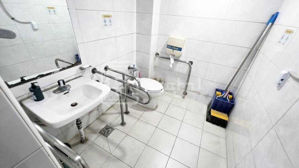 서울 강남구 논현동 무권리, 논현역, 학동역 더블역세권 도보 7분 거리 , 지하2층 임대 월세 매물번호 33999 사진 6