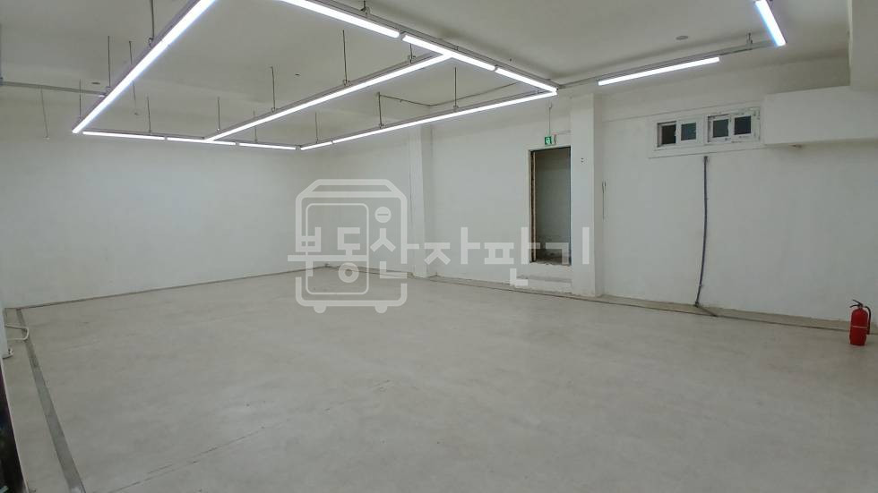 서울 서초구 방배동 무권리, 내방역 3분, 초역세권, 지하1층 임대 월세 매물번호 35560 사진 4