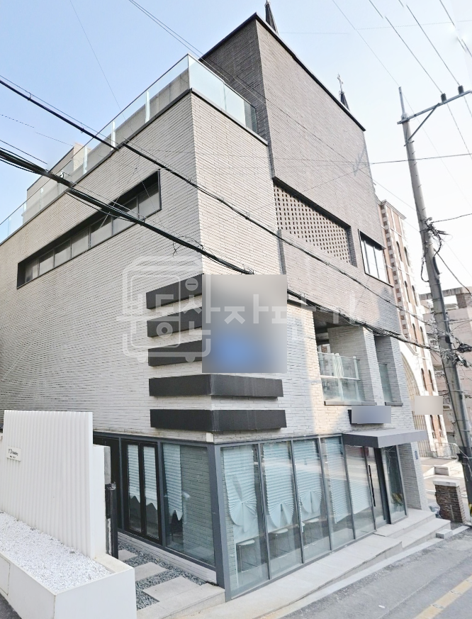 서울 강남구 논현동 논현역 도보 6분, 역세권, 대로변, 1층 임대 월세 매물번호 33976 사진 1
