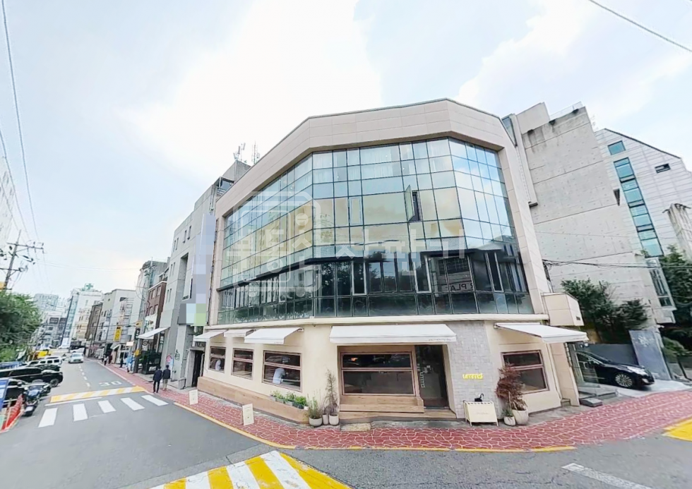 서울 강남구 청담동 무권리, 강남구청역 10분, 이면도로, 코너건물 1층임대 월세 매물번호 33747 사진 1