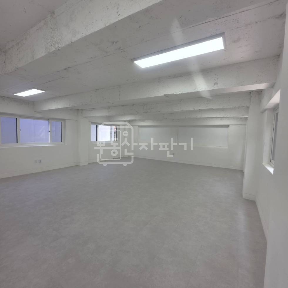 서울 강남구 신사동 압구정역 2층 임대 월세 매물번호 35595 사진 1