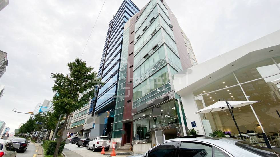 서울 강남구 역삼동 무권리, 르네상스사거리 대로변, 1층 점포 월세 매물번호 30590 사진 2
