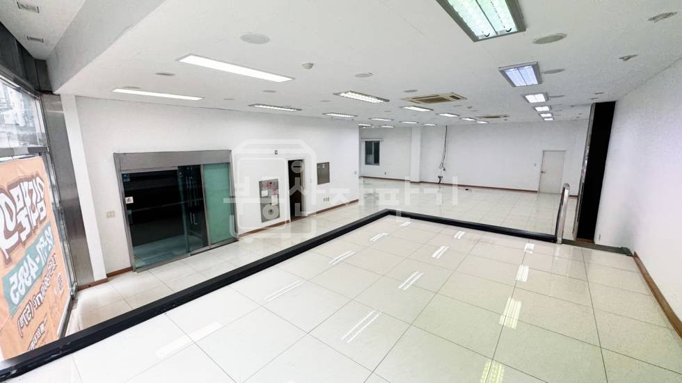 서울 강남구 역삼동 무권리, 르네상스사거리 대로변, 1층 점포 월세 매물번호 30590 사진 5