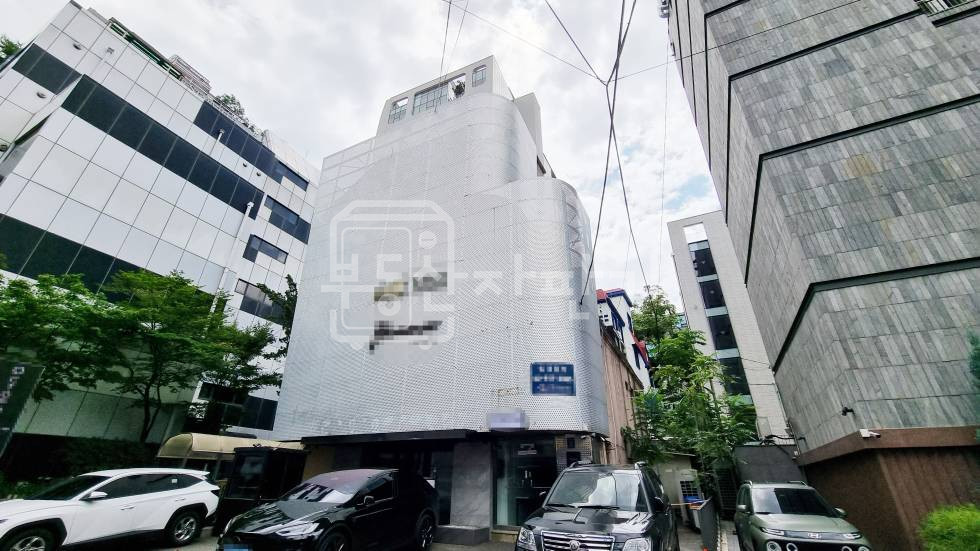 서울 강남구 청담동 무권리, 압구정로데오역 9분, 역세권, 2층 임대 월세 매물번호 33875 사진 1