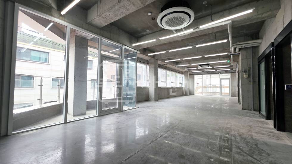 서울 강남구 논현동 무권리, 논현역 2분, 초역세권, 3층 임대 월세 매물번호 35607 사진 2