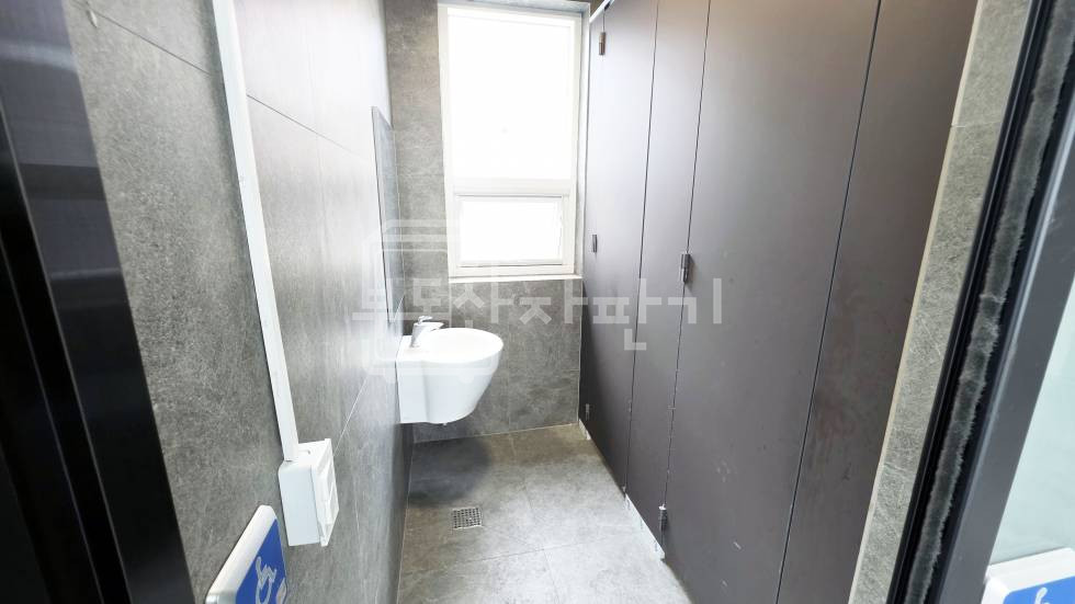 서울 강남구 논현동 무권리, 논현역 2분, 초역세권, 3층 임대 월세 매물번호 35607 사진 5