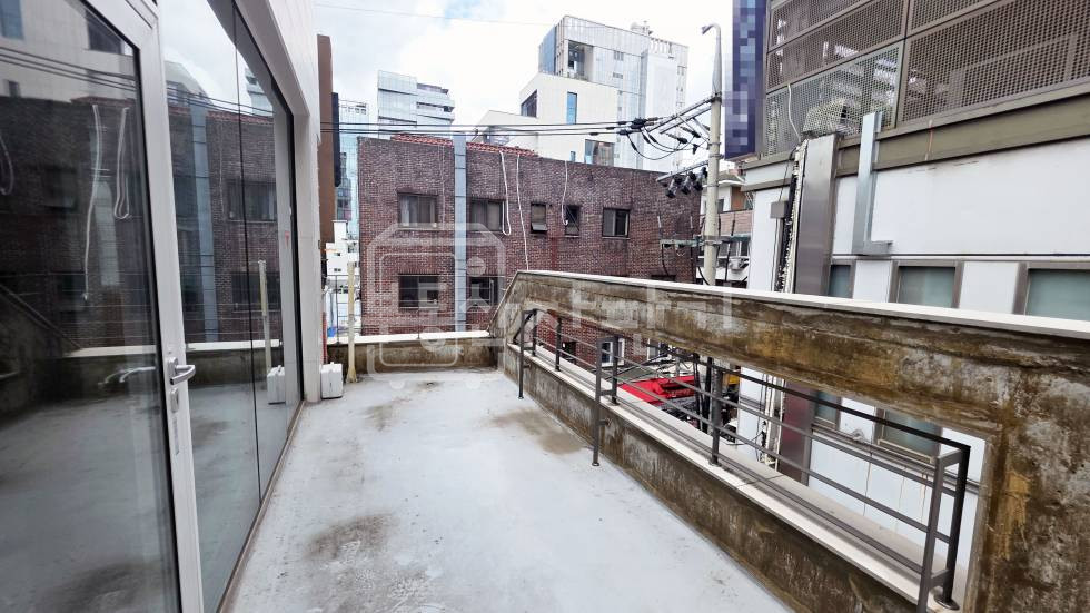 서울 강남구 논현동 무권리, 논현역 2분, 초역세권, 3층 임대 월세 매물번호 35607 사진 7