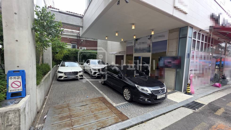 서울 강남구 논현동 무권리, 논현역 2분, 초역세권, 3층 임대 월세 매물번호 35607 사진 10