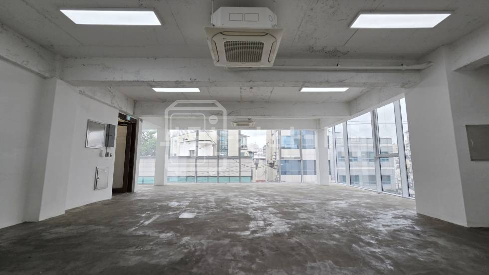 서울 강남구 신사동 무권리, 압구정역 도보 9분, 역세권, 도로변, 3층 임대 월세 매물번호 35618 사진 4