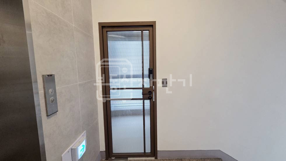 서울 강남구 신사동 무권리, 압구정역 도보 9분, 역세권, 도로변, 3층 임대 월세 매물번호 35618 사진 8