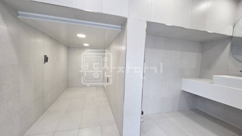 서울 강남구 신사동 무권리, 압구정역 도보 9분, 역세권, 도로변, 5층 임대 월세 매물번호 35619 사진 9