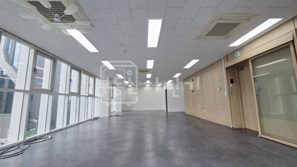 서울 강남구 신사동 무권리, 신사역 도보 1분, 초역세권, 도로변, 6층 임대 월세 매물번호 35620 사진 3