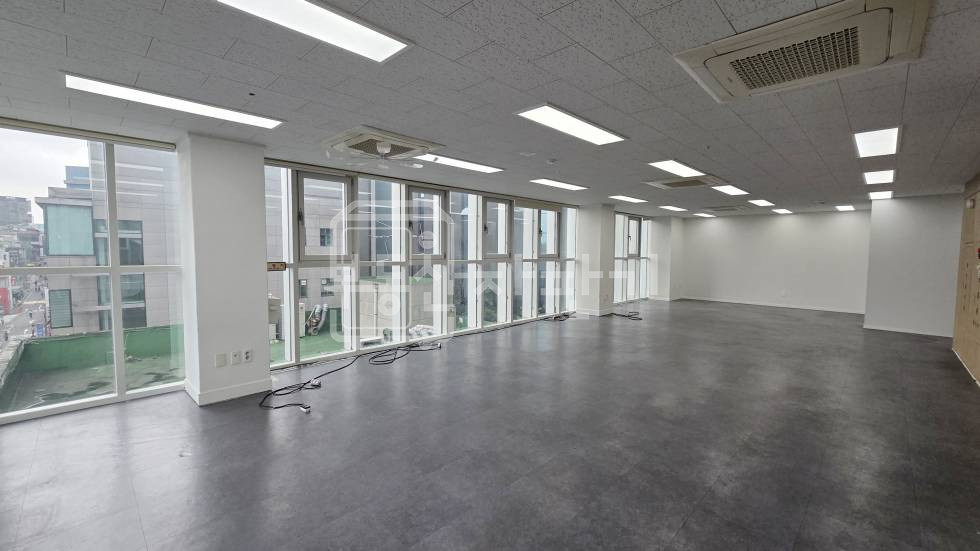 서울 강남구 신사동 무권리, 신사역 도보 1분, 초역세권, 도로변, 6층 임대 월세 매물번호 35620 사진 4