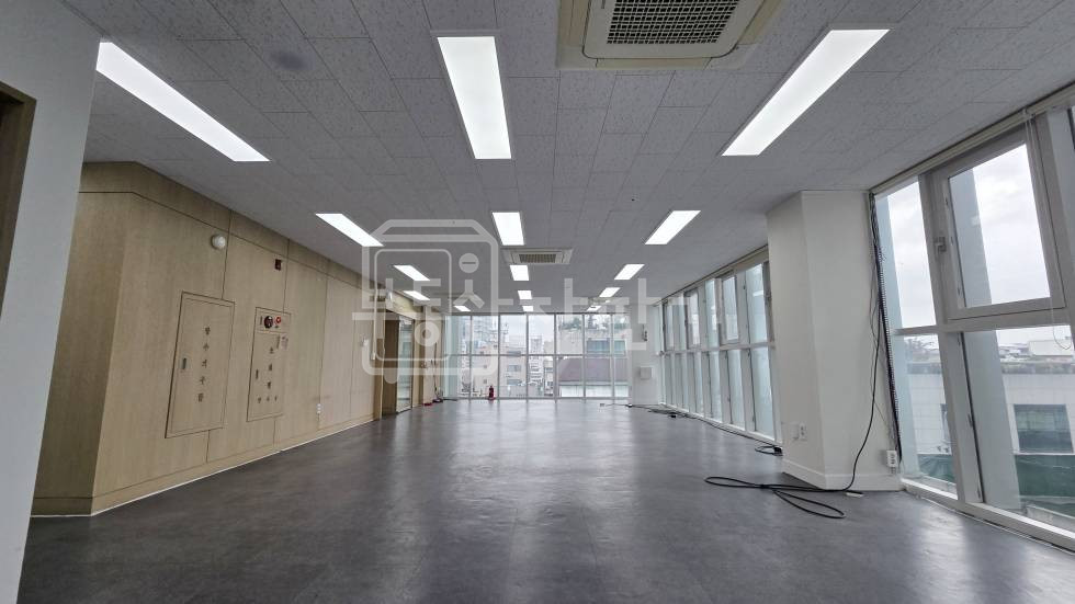 서울 강남구 신사동 무권리, 신사역 도보 1분, 초역세권, 도로변, 6층 임대 월세 매물번호 35620 사진 7