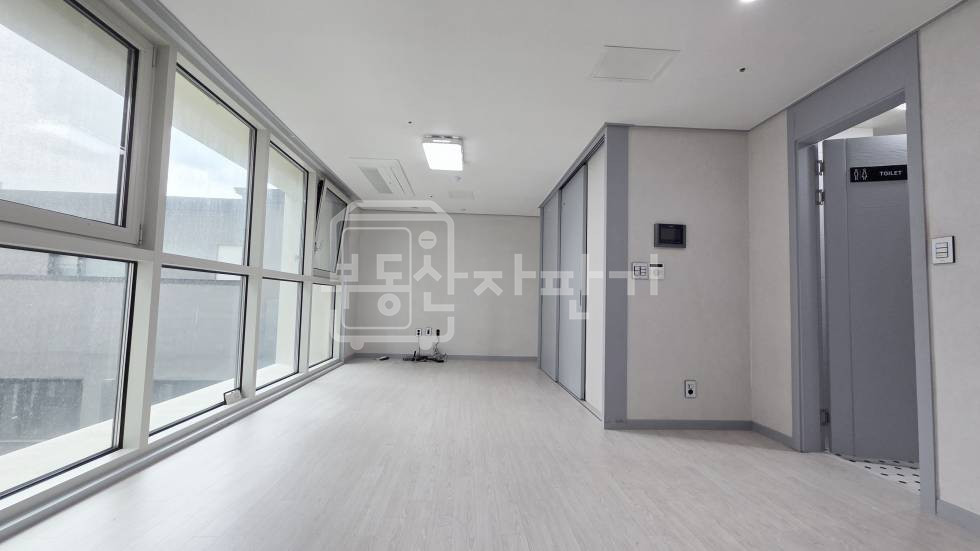 서울 서초구 서초동 무권리 서초1동주민센터 인근, 3층 임대 월세 매물번호 35537 사진 2
