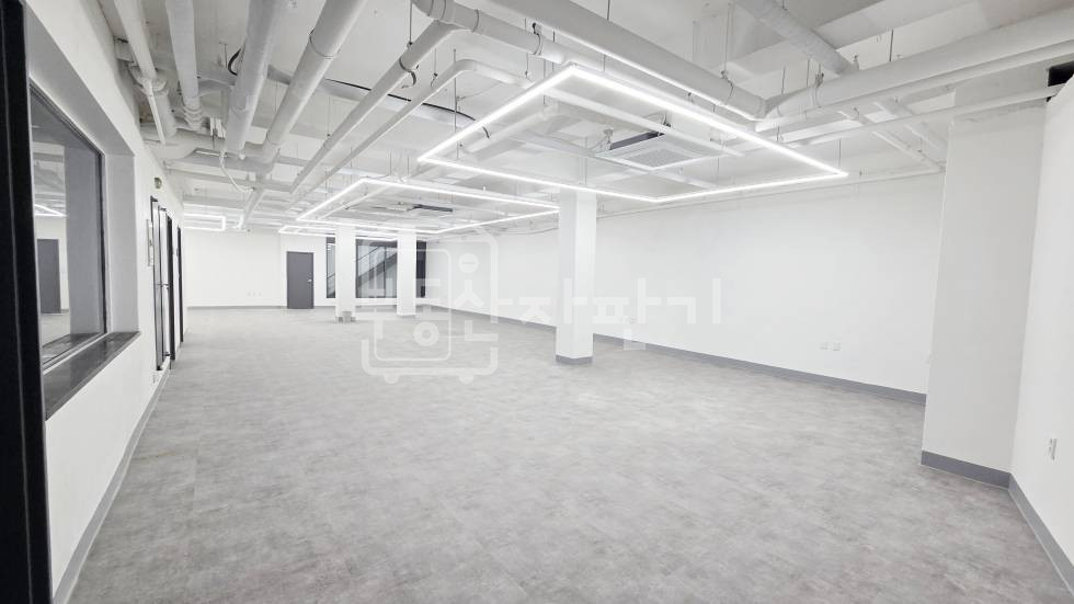서울 강남구 논현동 무권리, 언주역 5분, 역세권, 지하 1층 임대 월세 매물번호 34134 사진 1