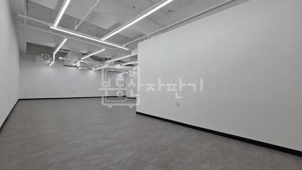 서울 서초구 서초동 무권리 남부터미널역 도보 5분역세권, 지하 1층 임대 월세 매물번호 35545 사진 3