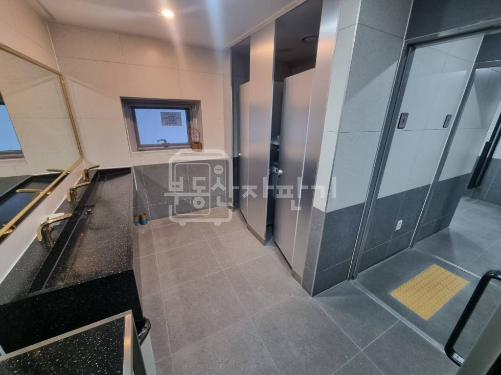 서울 강남구 논현동 도산대로 대로변 , 7층 임대 월세 매물번호 33998 사진 11